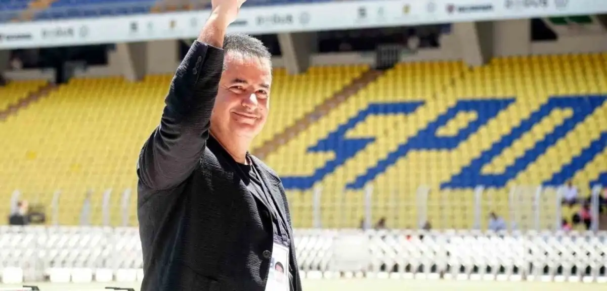 Acun Ilıcalı, Fenerbahçe Yönetiminden Ayrıldı