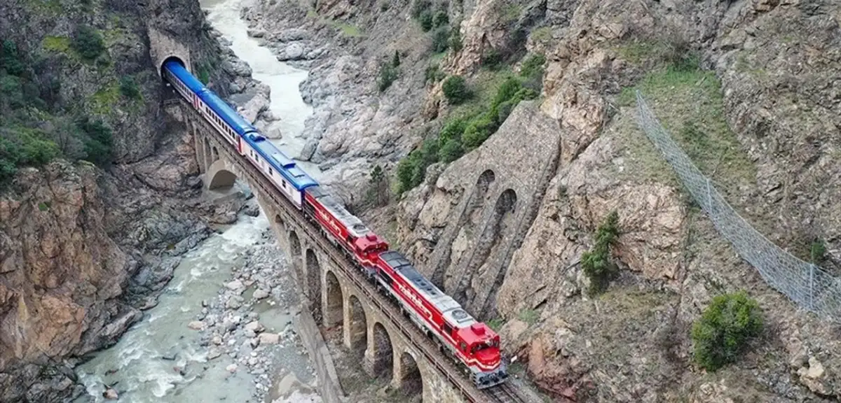 Turistik Karaelmas Ekspresi İlk Seferine Çıkıyor