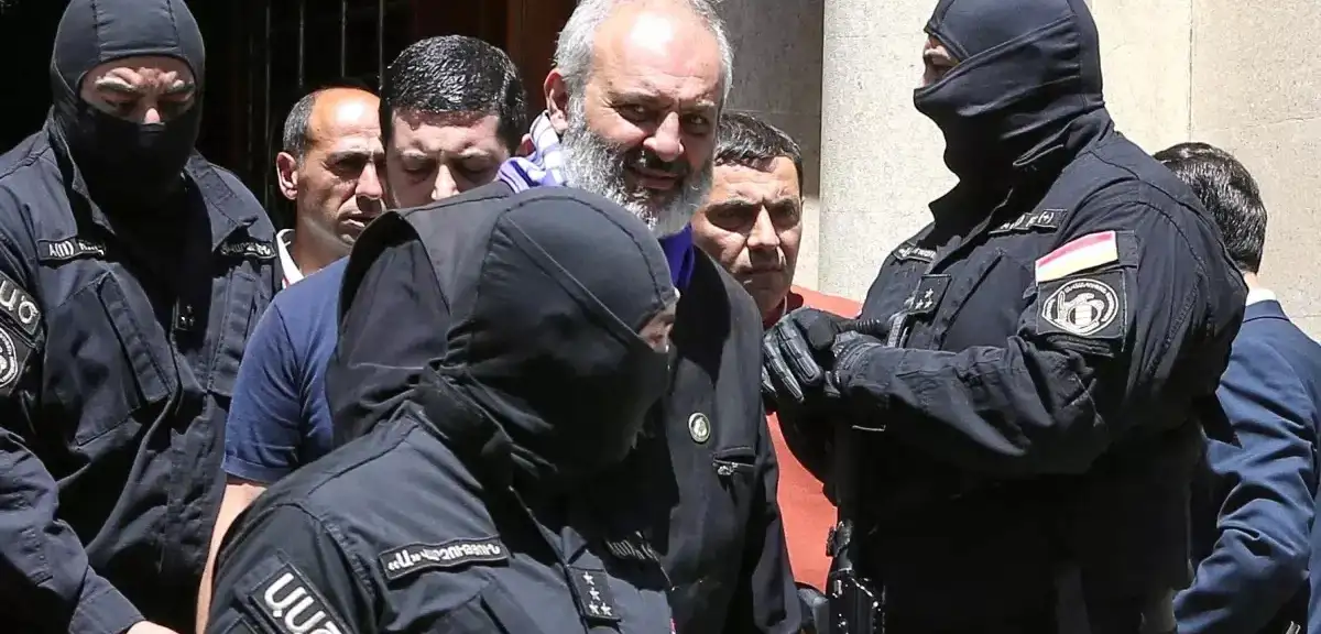 Ermenistan'da Darbe Girişimi Engellendi