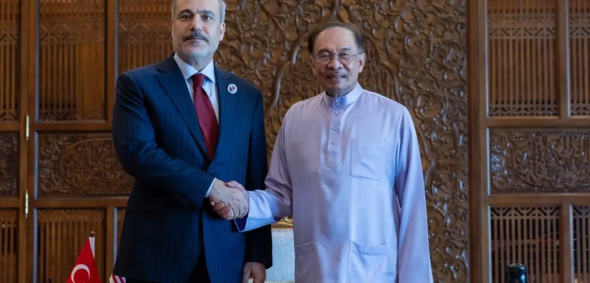 Bakan Fidan, Malezya Başbakanı ile Görüştü