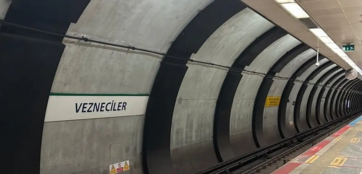 İstanbul Vezneciler Metro İstasyonunda Bir Kişi İntihar Etti!
