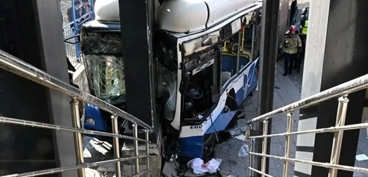 Ankara'da Belediye Otobüsü Kaza Yaptı! Yaralılar Var