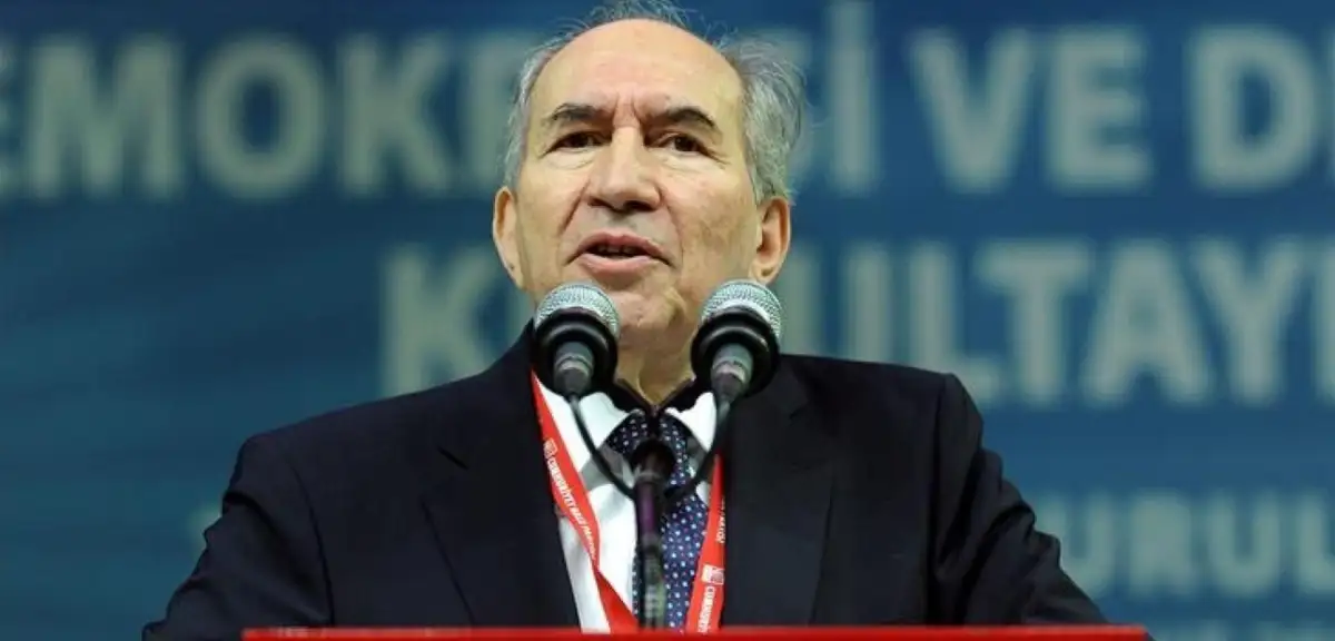 CHP Eski Genel Başkanı Altan Öymen Yoğun Bakıma Alındı