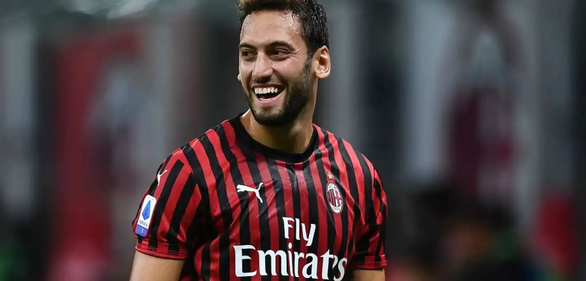 Fenerbahçe Gemileri Yaktı: Hakan Çalhanoğlu'na Rekor Maaş ve Kaptanlık Teklifi!