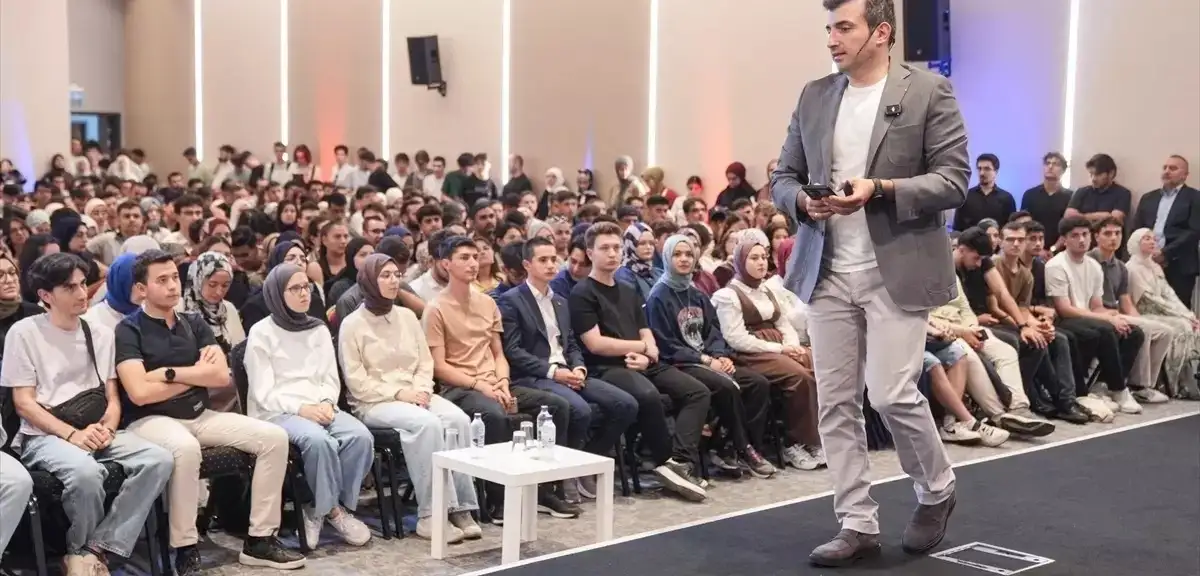 Selçuk Bayraktar'dan Gençlere İlham Veren Mesajlar