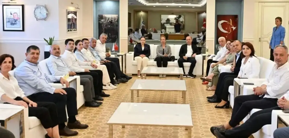 CHP Antalya'da "19 Mart Yargı Darbesi" ve Yerel Sorunlar Gündemiyle Toplandı