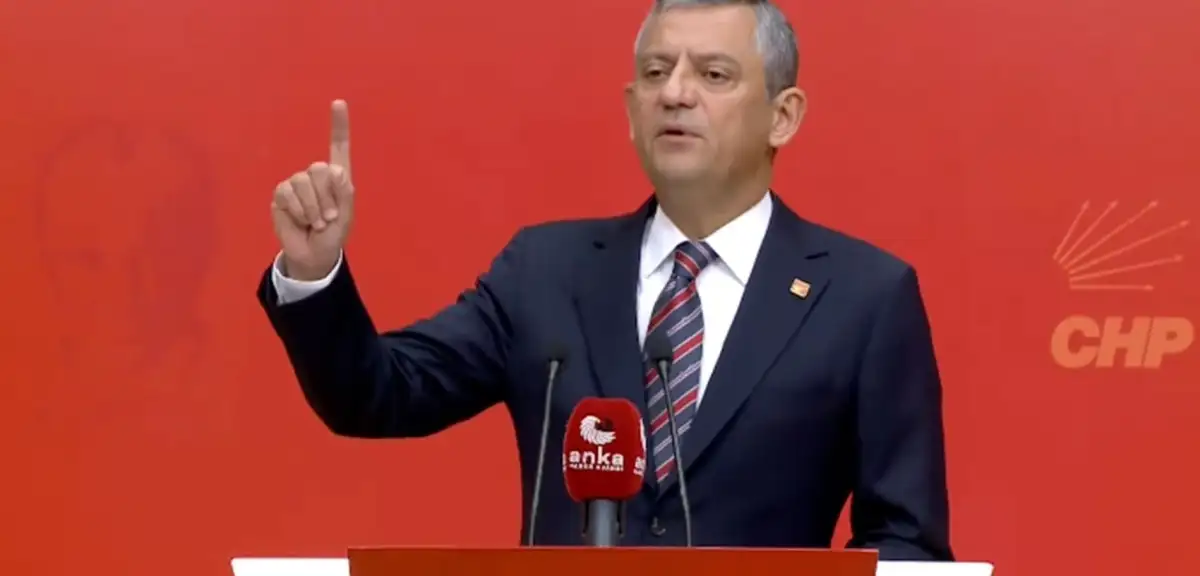 Özgür Özel: "AK Parti İktidarının Tükeniş Sürecinde Önemli Bir Kilometre Taşındayız"