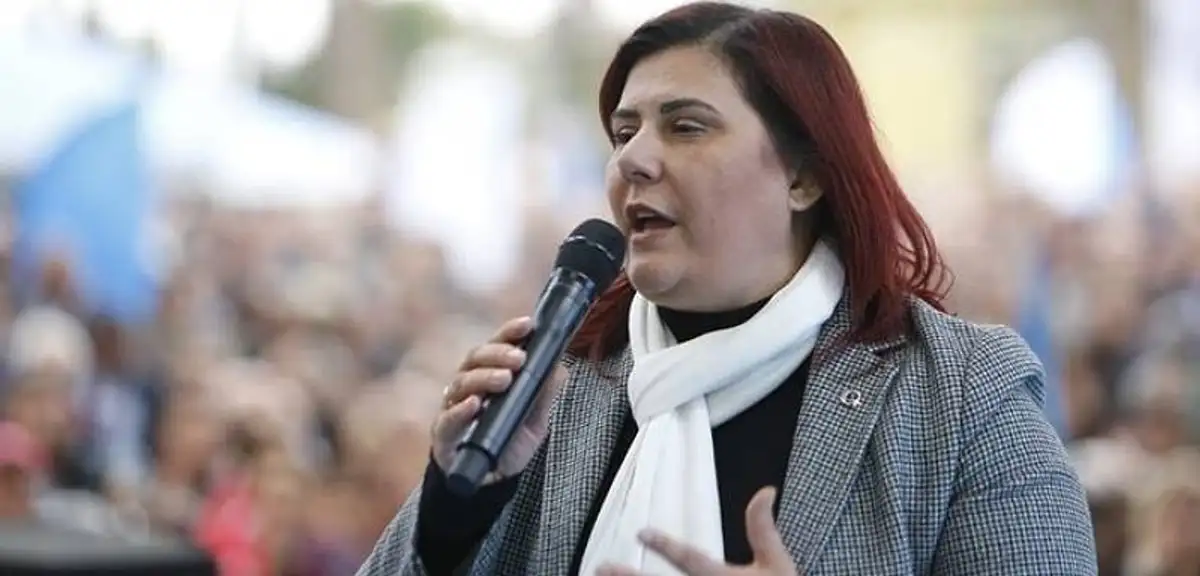 Özlem Çerçioğlu İstifa Etti