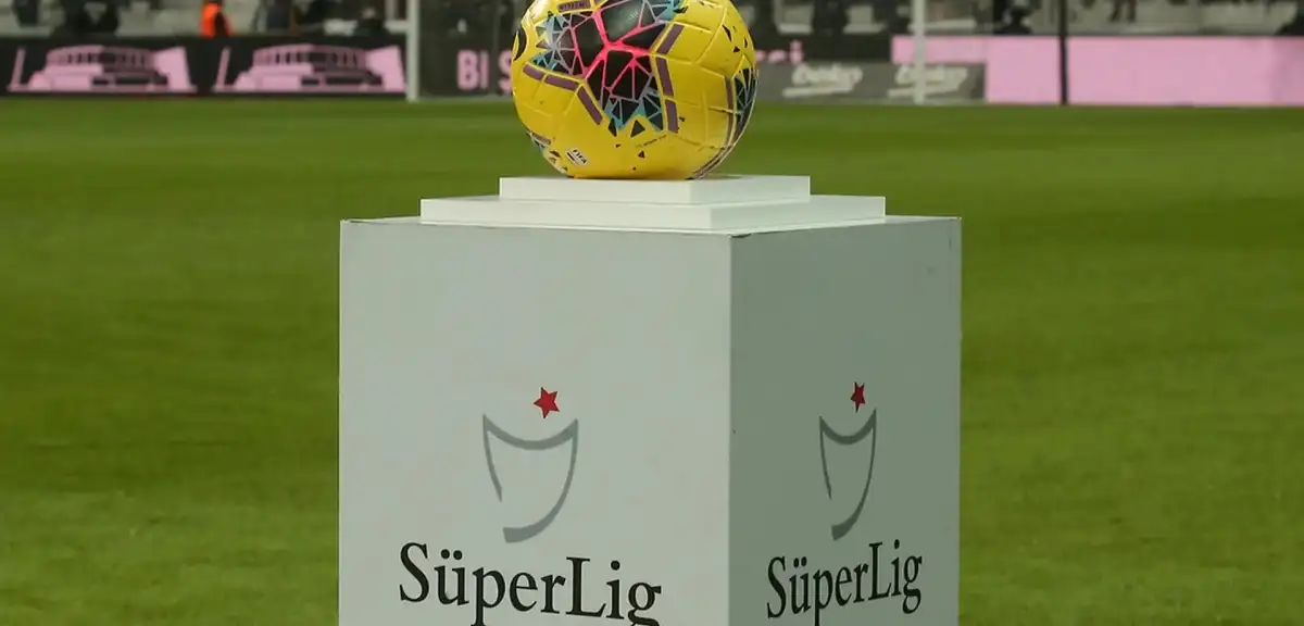 Süper Lig'de İlk Teknik Direktör Ayrılığı