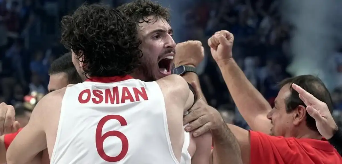 12 Dev Adam, EuroBasket 2025'te Tarihi Yarı Final İçin Sahada