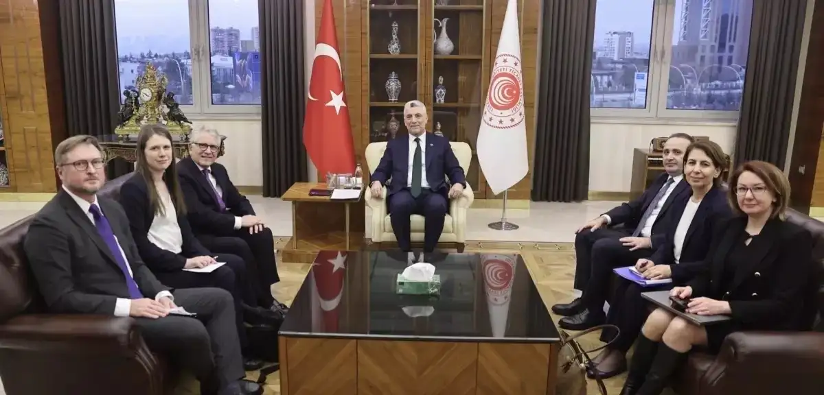 Bakan Bolat AB Heyetiyle Görüştü