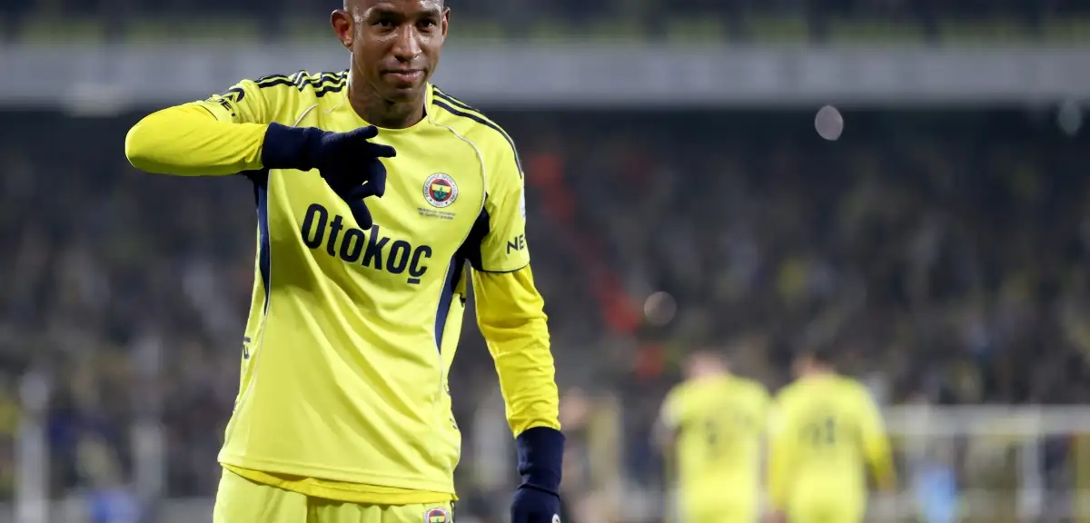 Talisca'dan Aston Villa Maçı Öncesi "Alex de Souza" ve "Tedesco" Mesajları