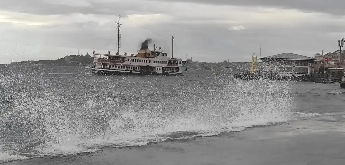 Türkiye Lodosun Etkisine Giriyor: Yağışlar Artıyor, Kar Bekleyenlere Kötü Haber!