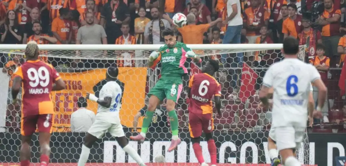 Spor Yazarlarından Çaykur Rizespor-Galatasaray Maçı Yorumları: Bu Kadro Şampiyonlar Ligi'nde İlk 8'e Girerdi!