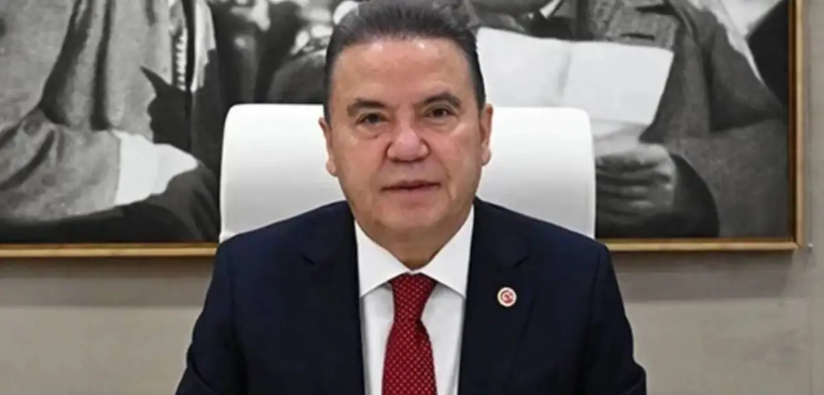 Muhittin Böcek 10. Kez Hastaneye Kaldırıldı: Sağlık Durumu Kritik Eşikte