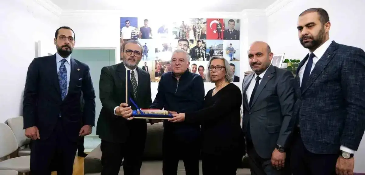 AK Parti'li Mahir Ünal, Şehit Onur İlkhan'ın Ailesine Misafir Oldu