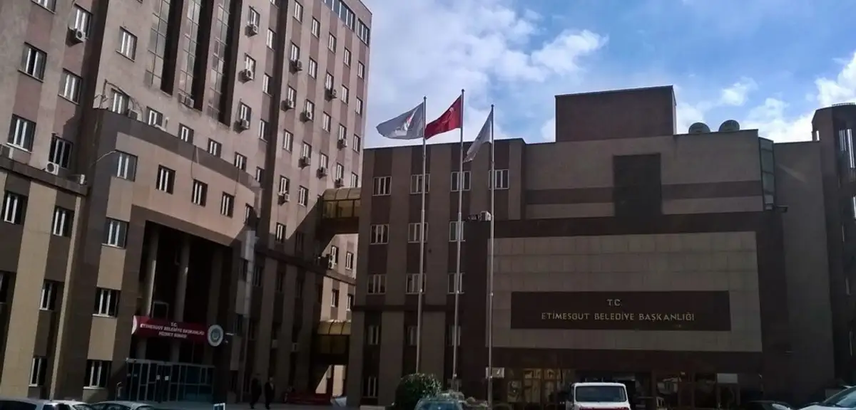 Etimesgut Belediyesi'nde "Zimmet" Operasyonu: 4 Kişi Gözaltında