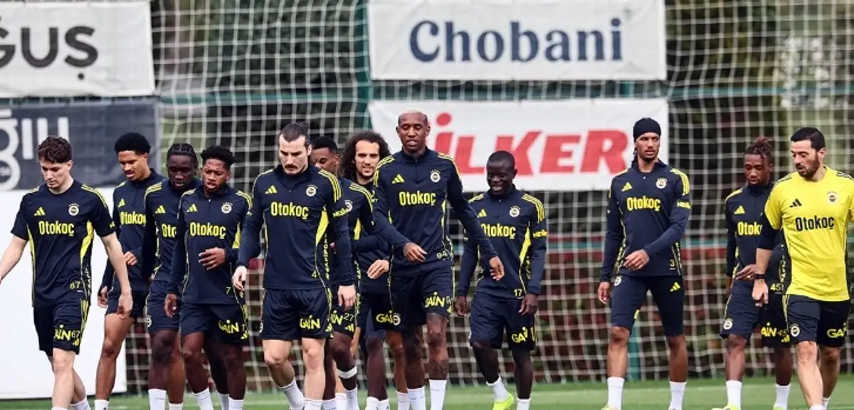 Fenerbahçe'de Derbi Mesaisi: Levent Mercan Sahalara Döndü!