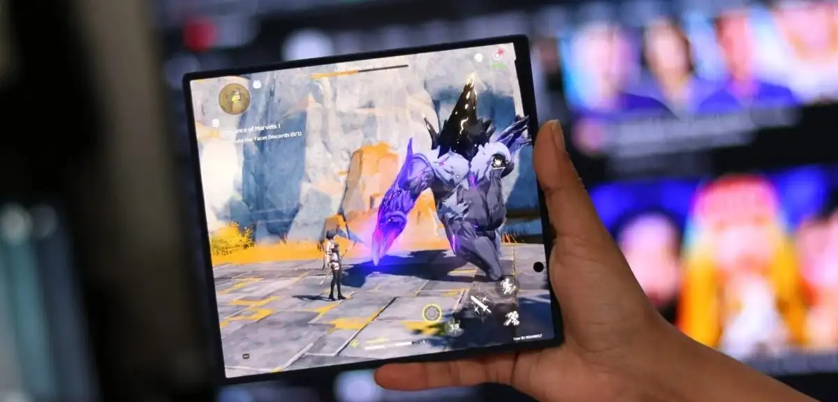 Samsung'dan iPhone Fold'a Rakip!