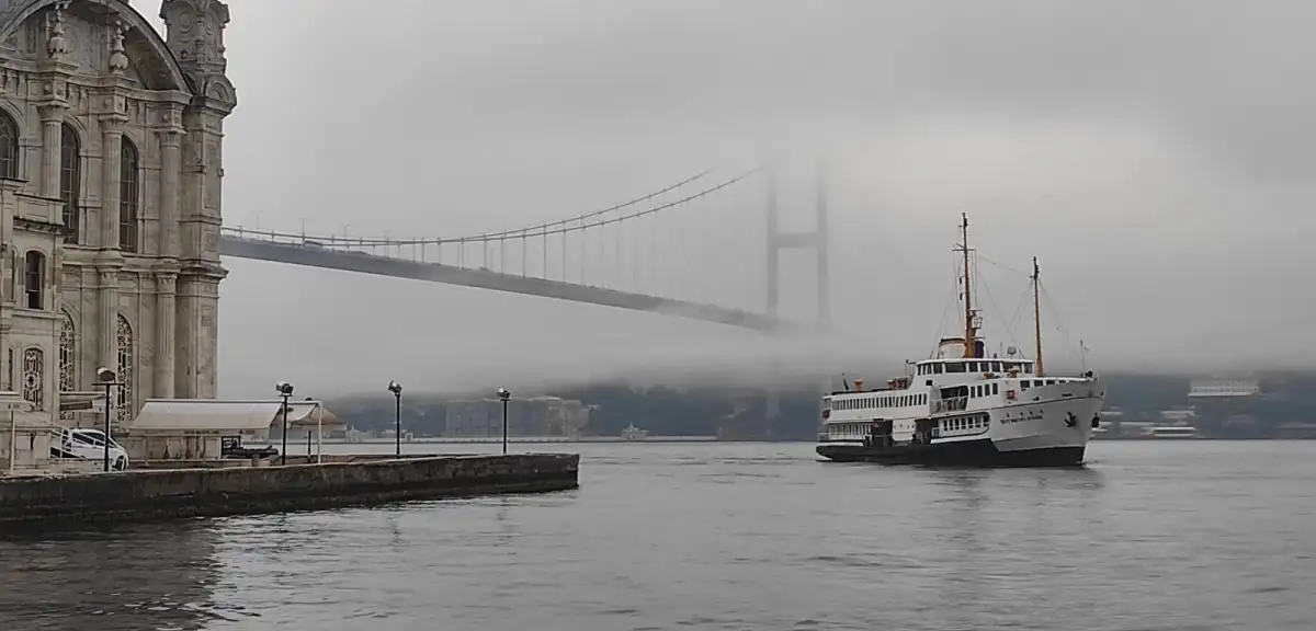 İstanbul'da Sis: Boğaz Trafiği Durdu