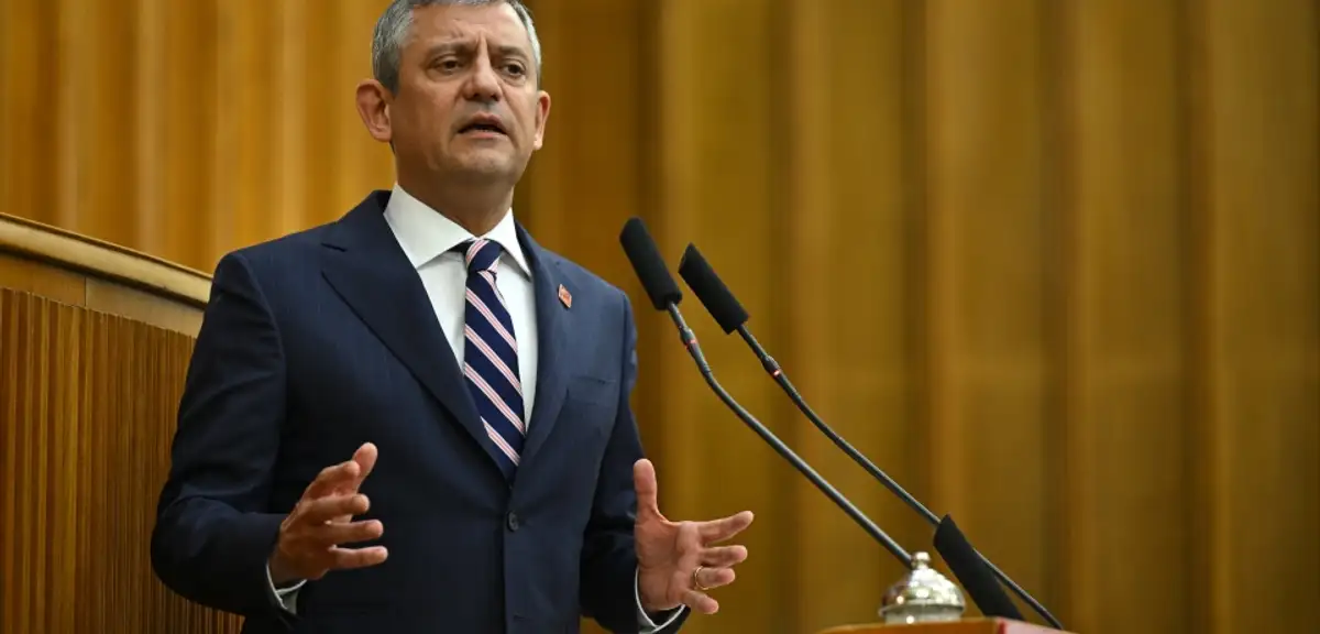 CHP Lideri Özgür Özel'den "Monarşi" Çıkışı: Hadsiz Trump Düzenini Türkiye'de İlan Etmeye Kalkıyorlar