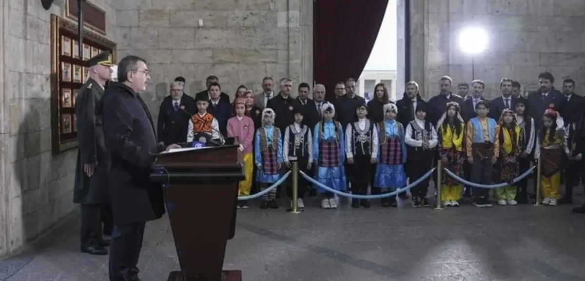 Bakan Tekin 23 Nisan'da Anıtkabir'de Konuştu