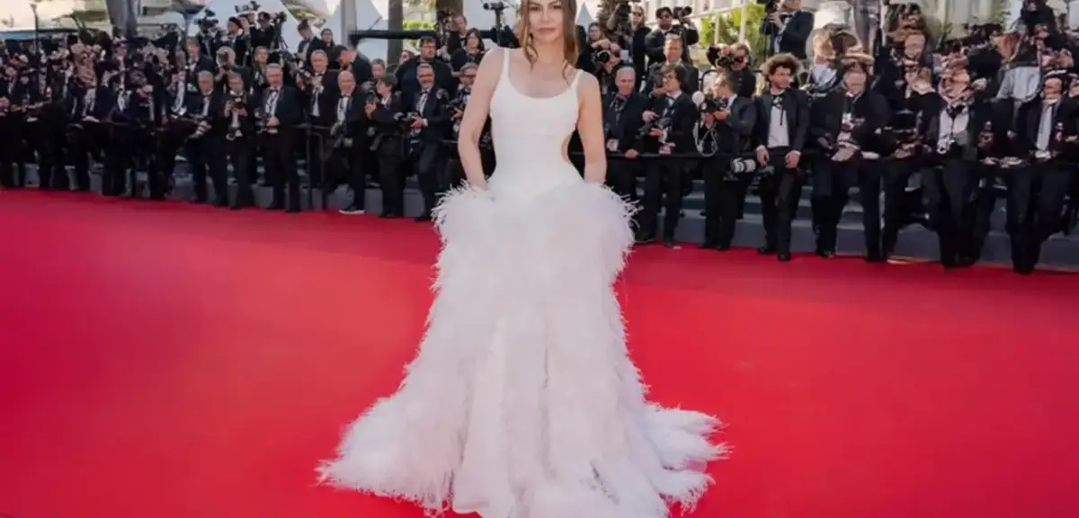 Demet Özdemir'in Cannes Tarzı Sosyal Medyayı İkiye Böldü