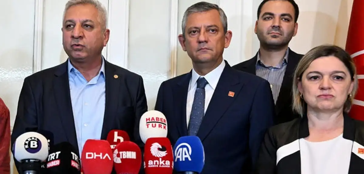 Özgür Özel, EMEK Partisi Genel Başkanı Aslan'la Görüştü