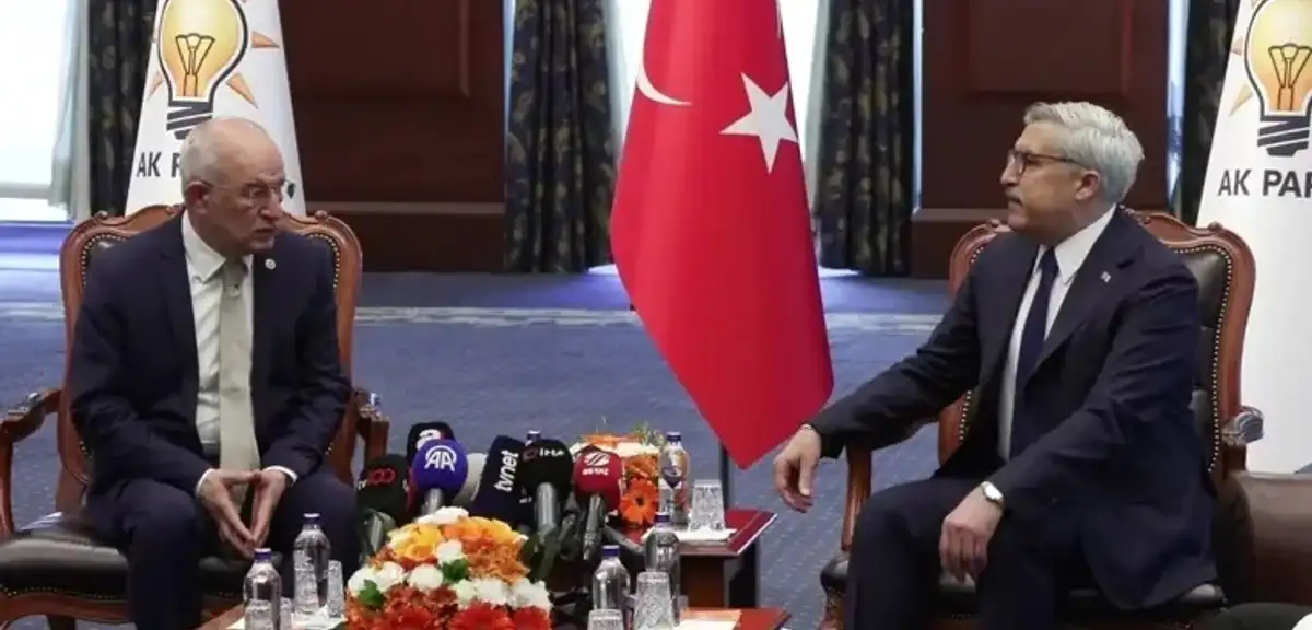 AK Parti ile CHP Bayramlaşıyor
