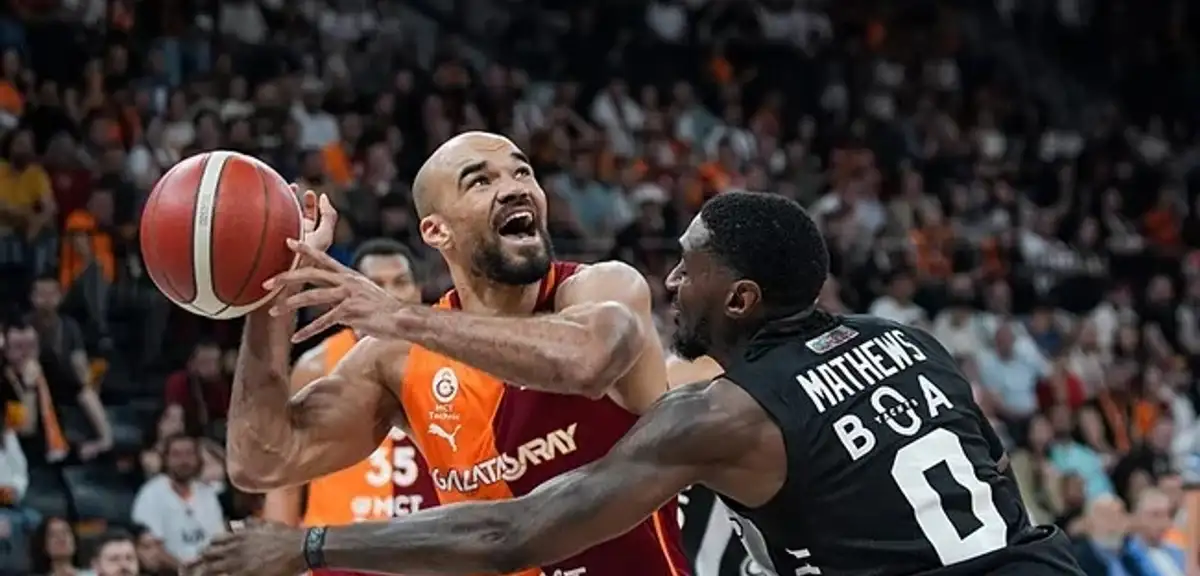 Beşiktaş ile Galatasaray Yarı Final İçin Parkeye Çıkıyor