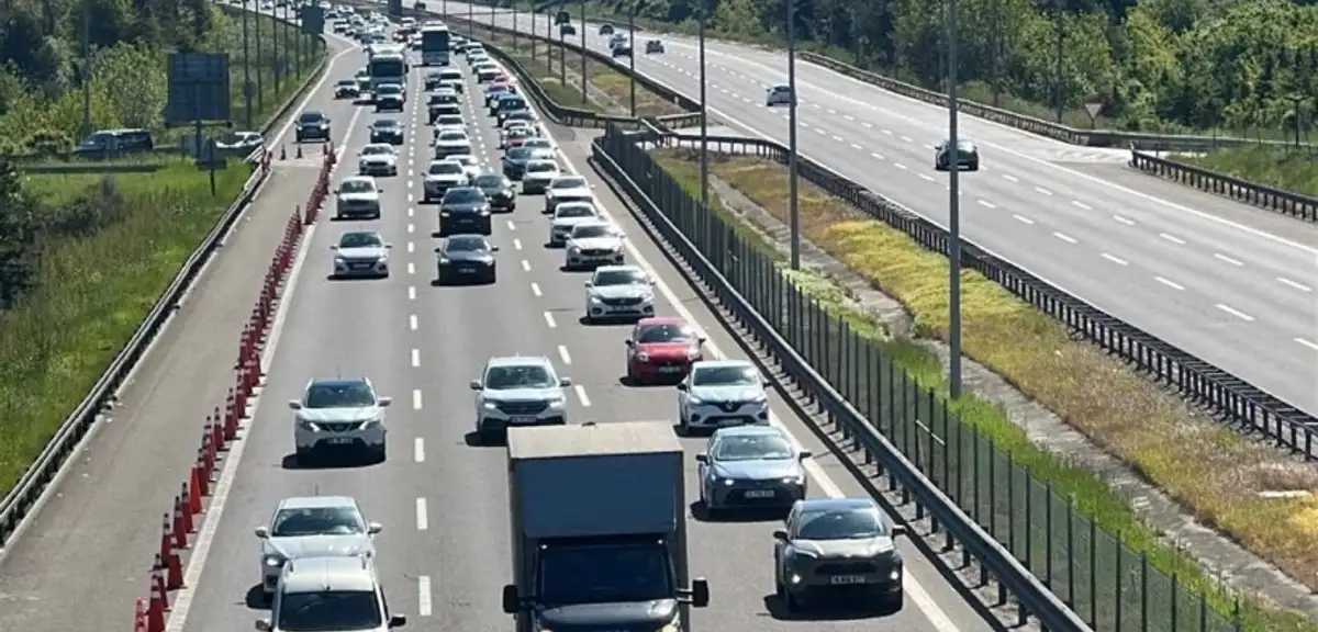Bayram Tatili Dönüş Yolunda Bolu ve Düzce'de Trafik Yoğunluğu