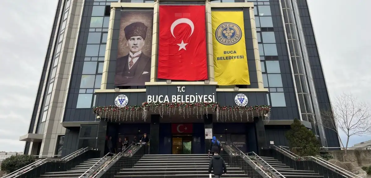 Buca Belediyesi'ne Yönelik Suç Örgütü Operasyonunda 54 Gözaltı Adliyeye Sevk Edildi