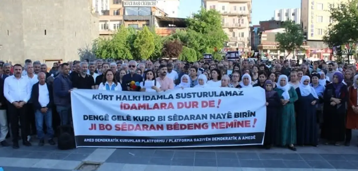 İstanbul'da İran Başkonsolosluğu Önünde Protesto: "İdam Politikalarına Son Verin"