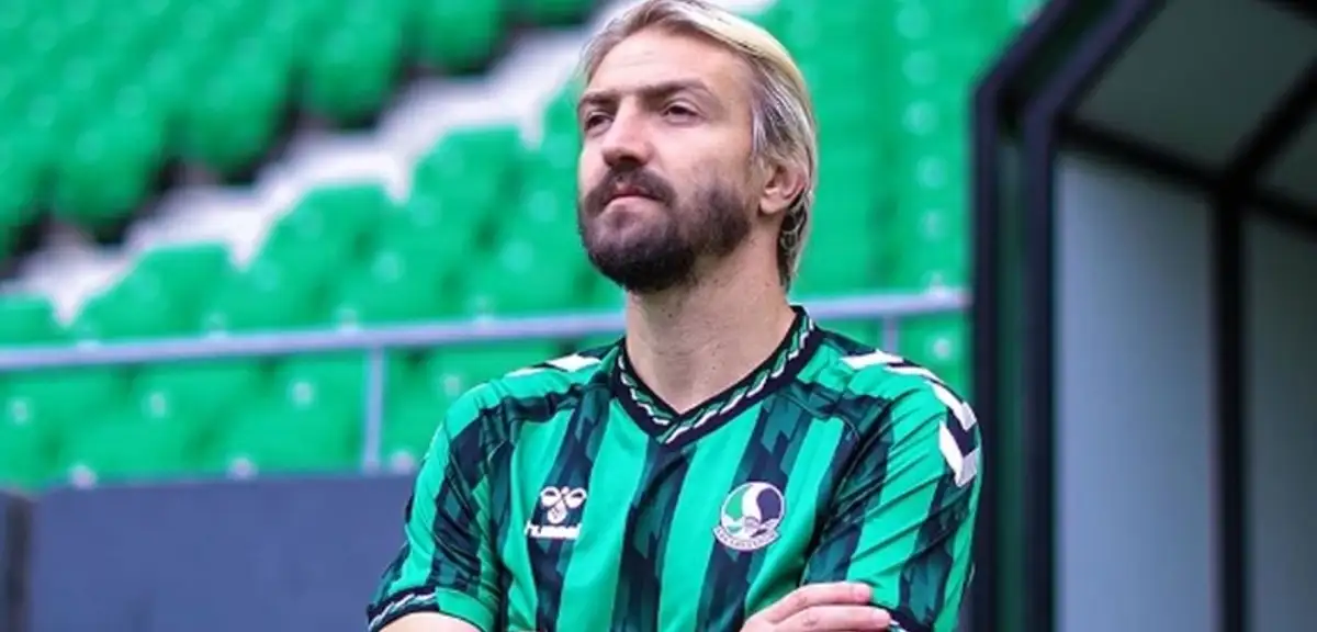Caner Erkin Sahalara Veda Etti