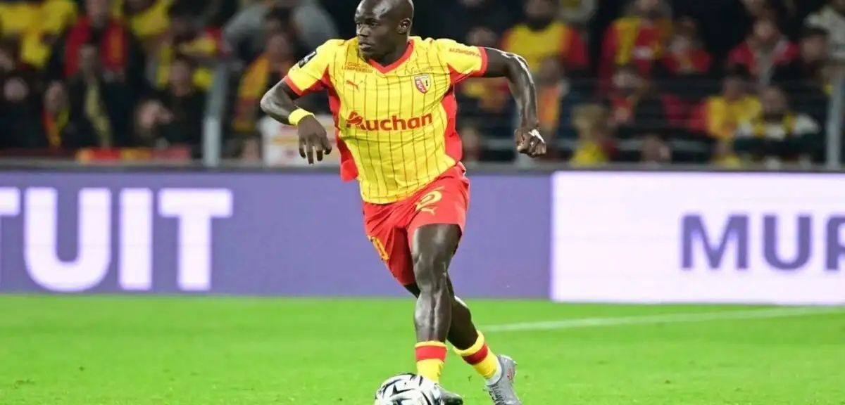 Fenerbahçe'de Savunmaya Yeni Hamle! Malang Sarr Listede İlk Sırada