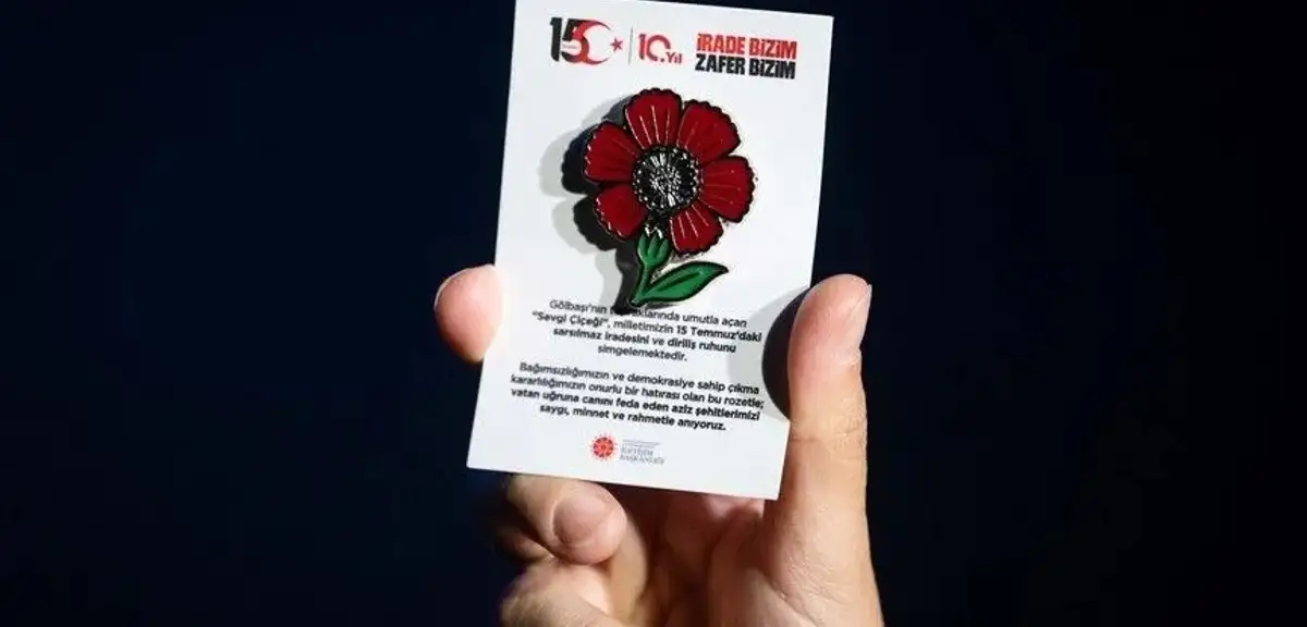 15 Temmuz'un 10. Yılına Özel Hatıra Rozeti Tanıtıldı