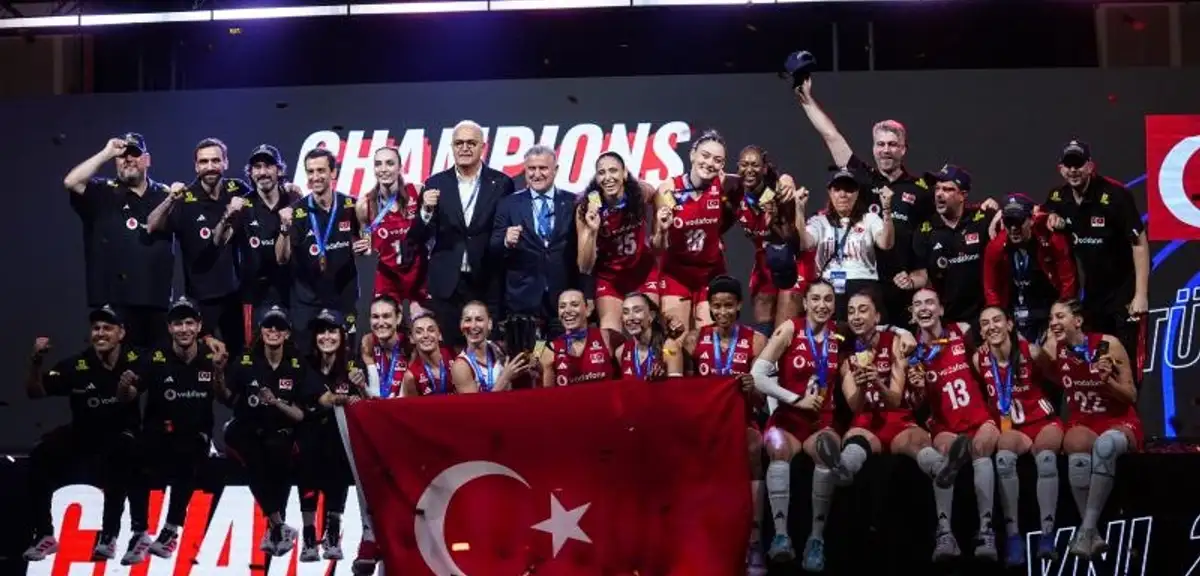 Filenin Sultanları Altın Kupayla Yurda Döndü: "İnşallah Daha Nicelerine"