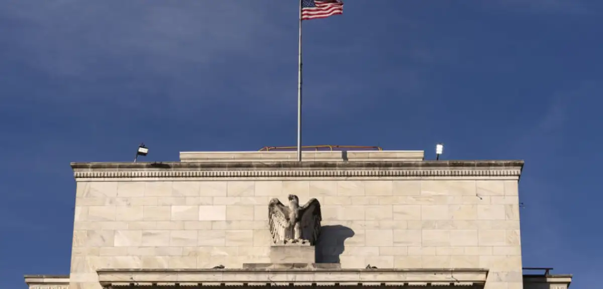 Fed'den Sürpriz Faiz Artışı Sinyali
