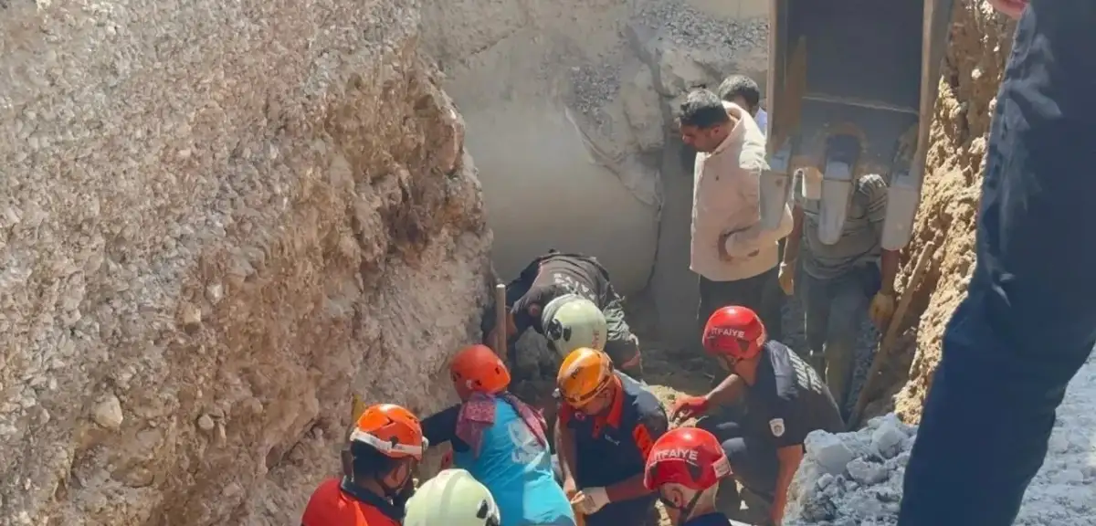 Malatya'da Konut İnşaatında Göçük: 2 İşçi Toprak Altında Kaldı!