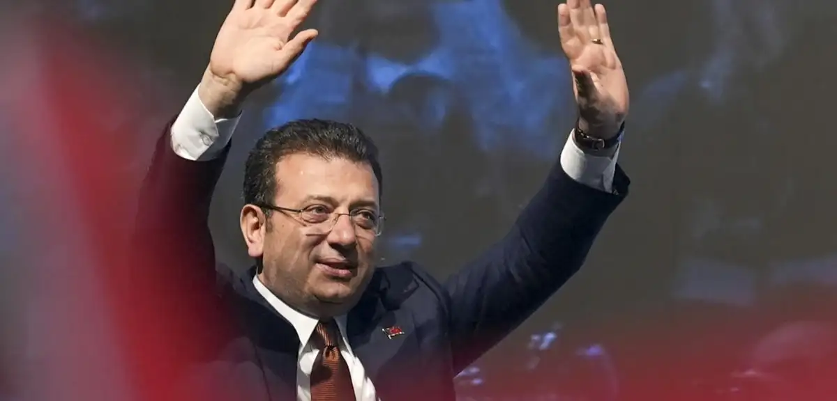 Ekrem İmamoğlu, CHP'den İstifa Ettiğini Duyurdu