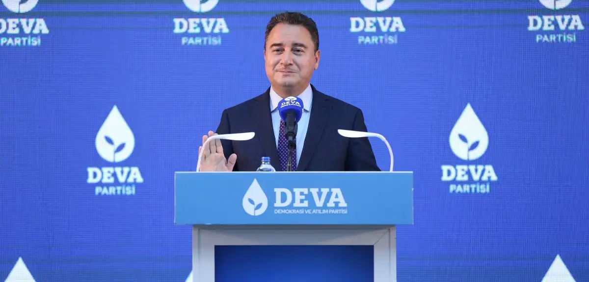 Ali Babacan'dan Merkez Bankası'nın Enflasyon Tahminine Tepki: "Hayal ve Gerçek Ortada"