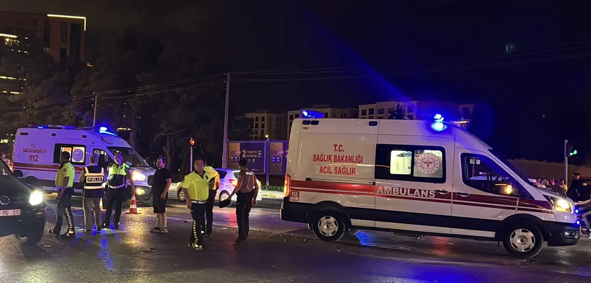 Balıkesir'de Yolun Karşısına Geçen 2 Çocuğa Araç Çarptı: 1 Ölü, 1 Ağır Yaralı