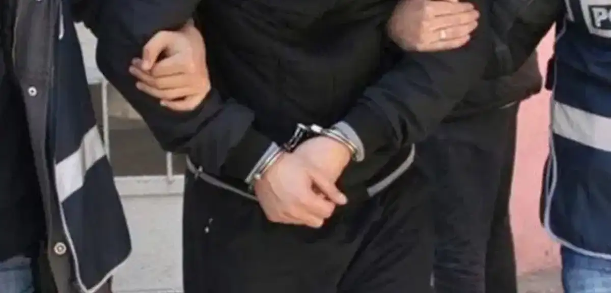 Kendilerini MİT ve Adalet Bakanlığı Görevlisi Olarak Tanıtan Dolandırıcılar Gözaltına Alındı