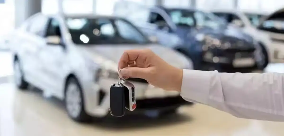 Otomotiv Pazarında "Bekle-Gör" Dönemi: Fiyatlar Düşecek mi, Zam mı Gelecek?
