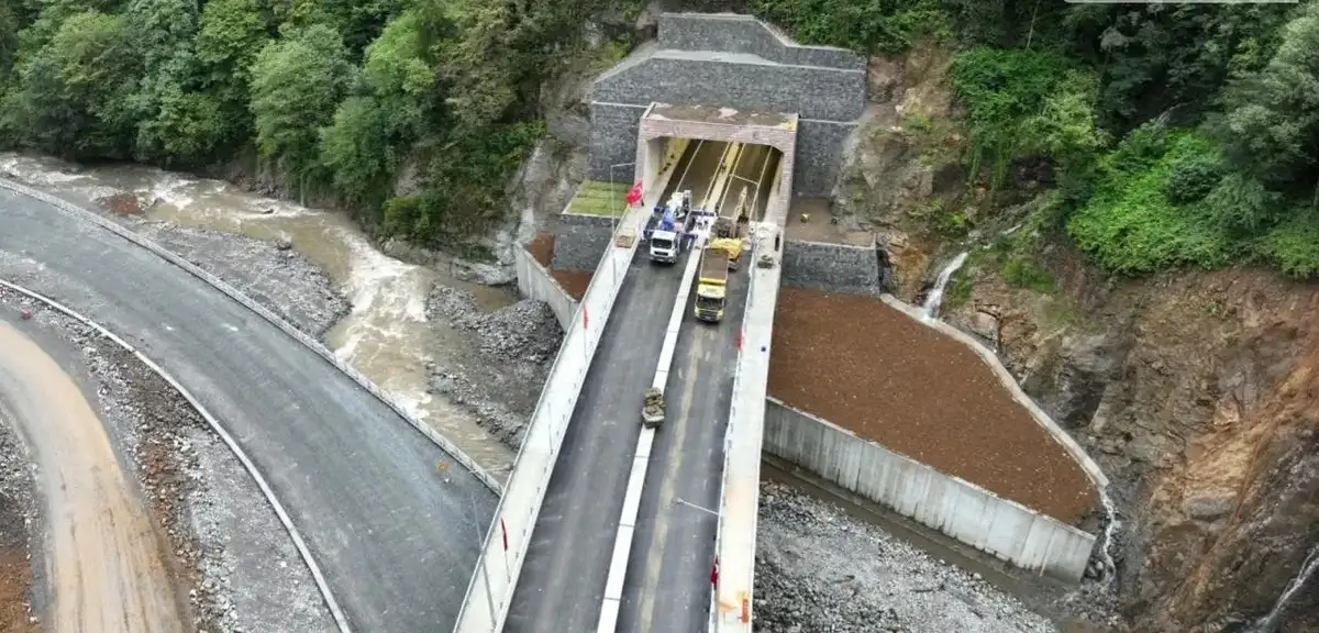 Çamlıhemşin Tünelli Geçişi Hizmete Açıldı