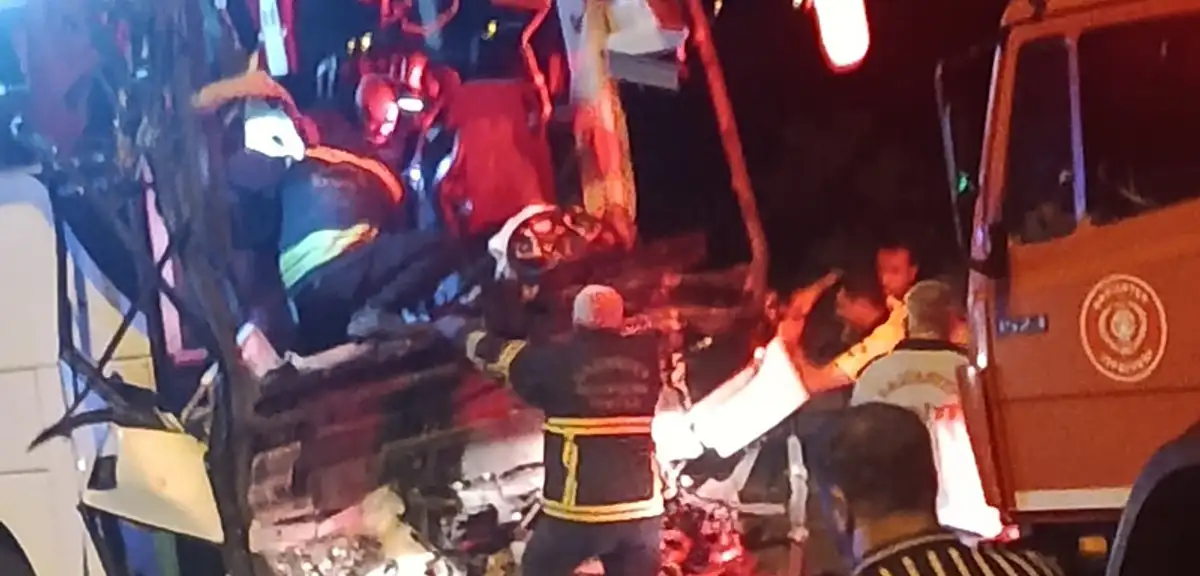 Gaziantep'te Yolcu Otobüsü Tırla Çarpıştı: 2 Ölü, 22 Yaralı