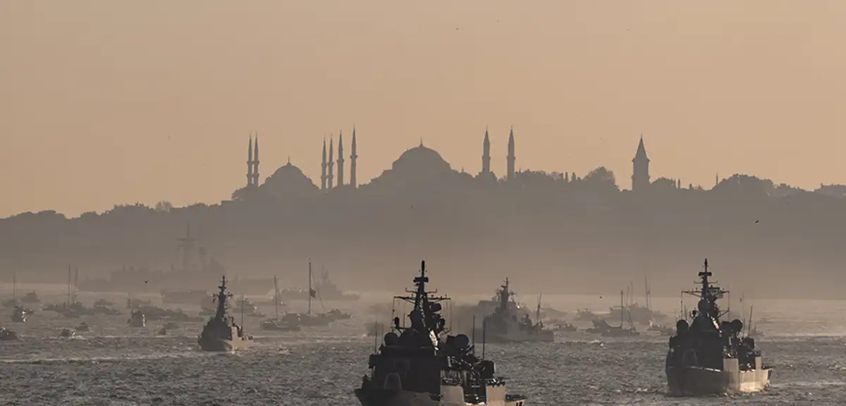 Türk Donanması İzmit Körfezi'nde Vatandaşları Selamlayacak