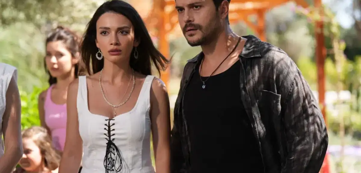 Alperen Duymaz ve Özge Yağız Hayranlarına Kötü Haber