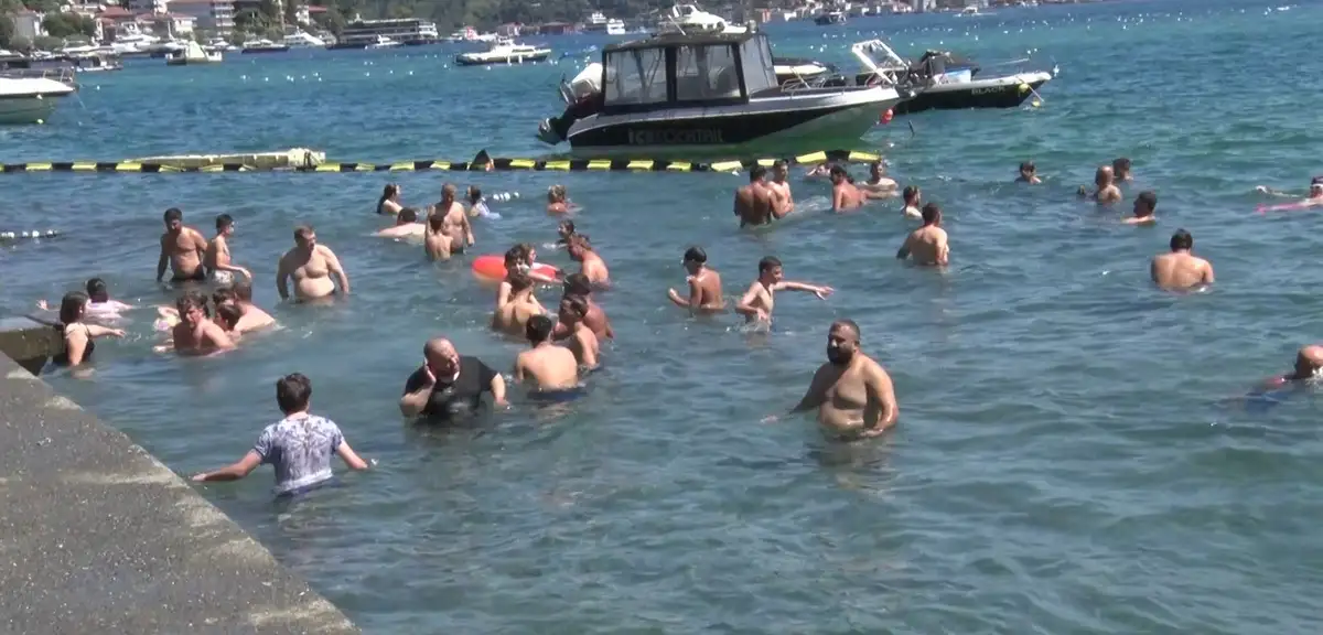 Sıcak havada Bebek Sahili doldu, ücretsiz deniz keyfi