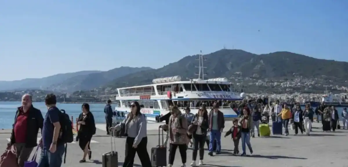 Kapıda vize ile 261 bin Türk Midilli Sakız ve Sisam'ı ziyaret etti